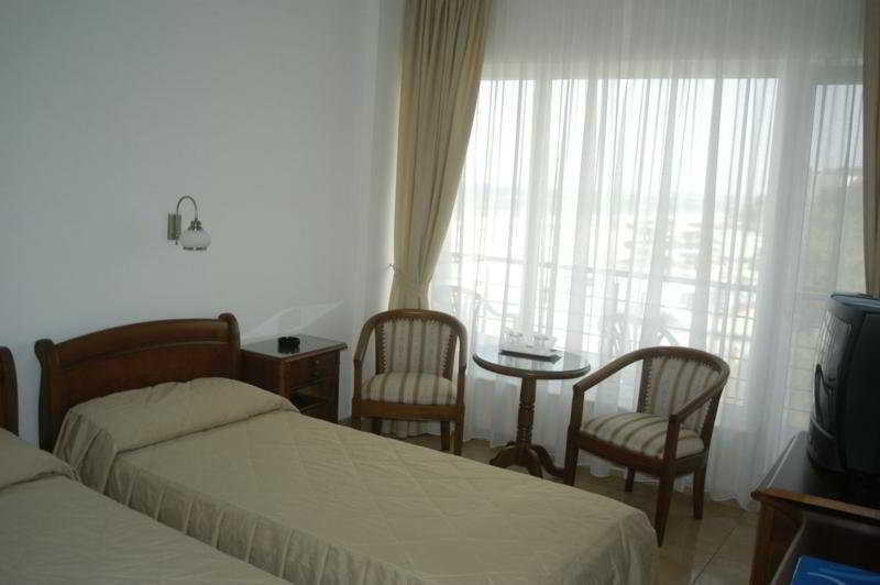 Hotel Comandor มามายา ภายนอก รูปภาพ